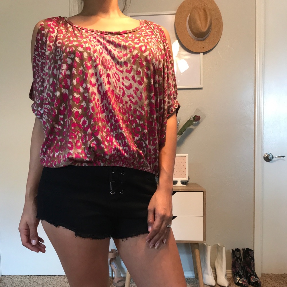 Cute top with keyhole back and shoulders